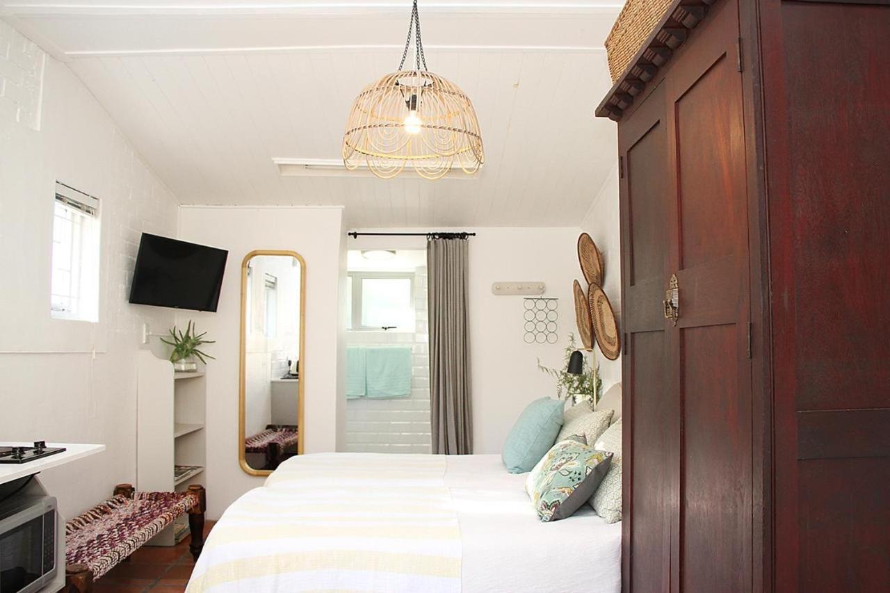 Courtyard Studio Lights And Wi Fi During Load Shedding Stellenbosch Exterior photo