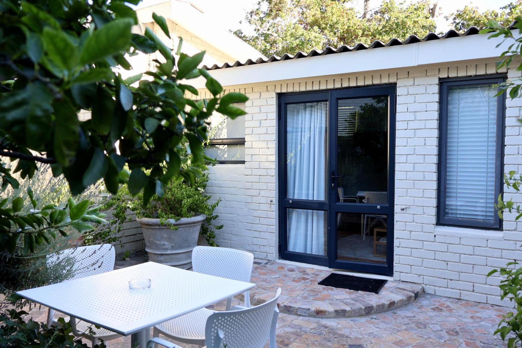 Courtyard Studio Lights And Wi Fi During Load Shedding Stellenbosch Exterior photo